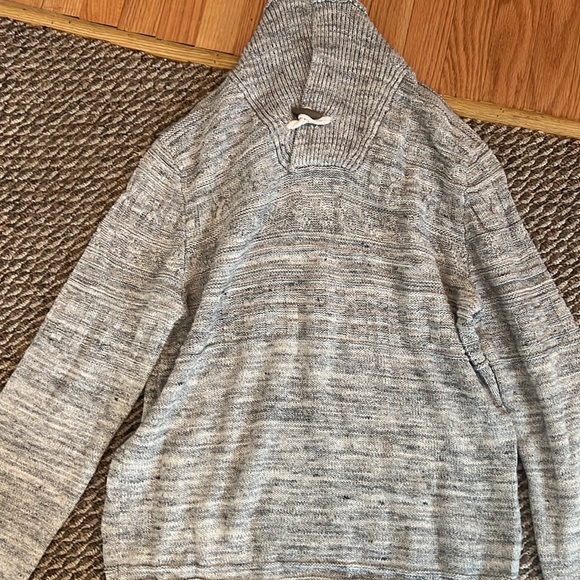 H&M Gray and white single button shawl sweater great condition size Large - Picture 3 of 7